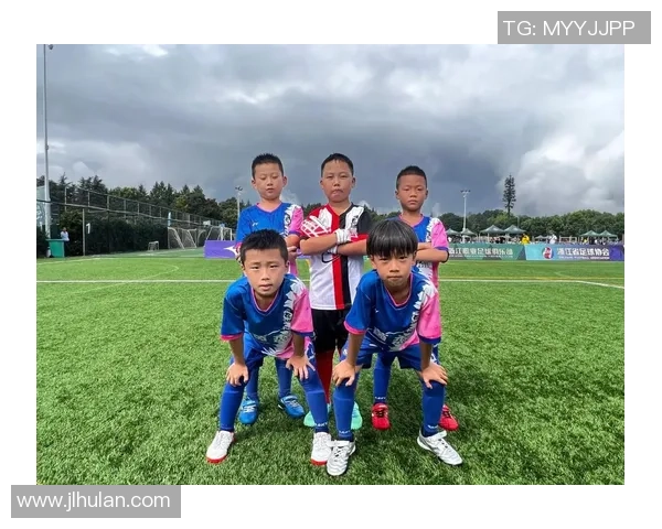 杭州足球队在邀请赛中的状态分析与表现评估 杭州足球队在邀请赛中的状态分析与表现评估