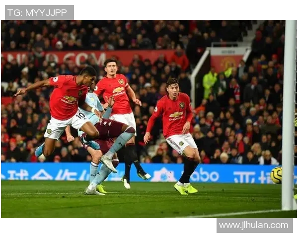 南京足球队以57分稳居联赛积分榜首位追赶者仍在奋力追逐 南京足球队以57分稳居联赛积分榜首位追赶者仍在奋力追逐