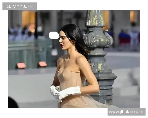 足球明星与肯豆的浪漫故事揭示了体育与时尚的完美结合 足球明星与肯豆的浪漫故事揭示了体育与时尚的完美结合