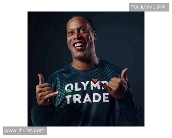 足球明星小罗在激烈比赛中展现超凡技艺引发球迷热烈追捧与赞叹 足球明星小罗在激烈比赛中展现超凡技艺引发球迷热烈追捧与赞叹