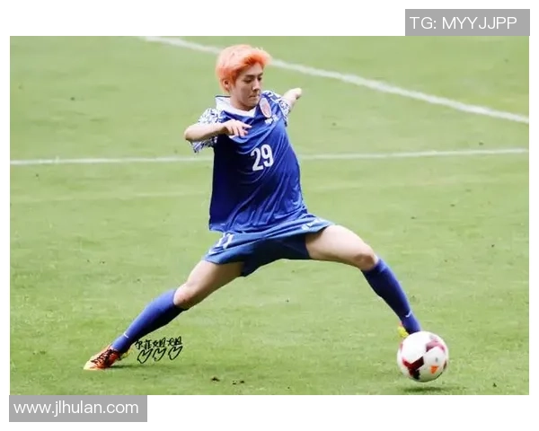 足球明星精彩劈叉瞬间集锦视频分享让你领略足球魅力与技巧之美