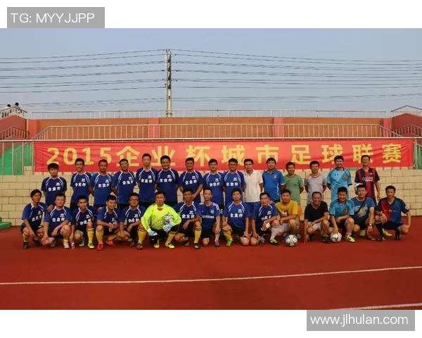 广州羽毛球队在城市联赛中的团队协作表现分析与点评